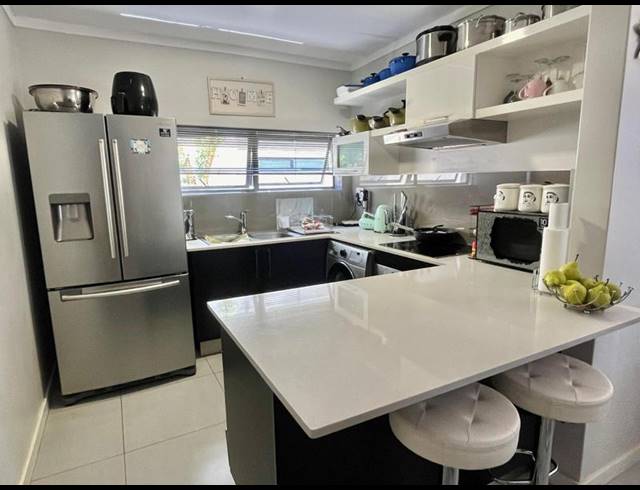 2 BEDROOM TOWNHOUSE FOR SALE IN EQUESTRIA